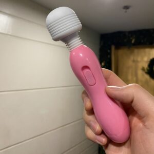 Chày rung Massage kích thích điểm G tự sướng cầm vừa tay CRT890