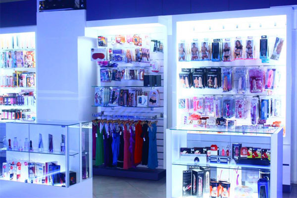 <span class='marker'>cửa hàng</span> bao cao su CN2 là <span class='marker'>shop</span> <span class='marker'>cung ứng</span> <span class='marker'>những</span> sản phẩm đồ chơi người <span class='marker'>to</span> <span class='marker'>cửa hàng</span> bao cao su CN2 là <span class='marker'>shop</span> <span class='marker'>sản xuất</span> <span class='marker'>các</span> sản phẩm đồ chơi người <span class='marker'>lớn</span>